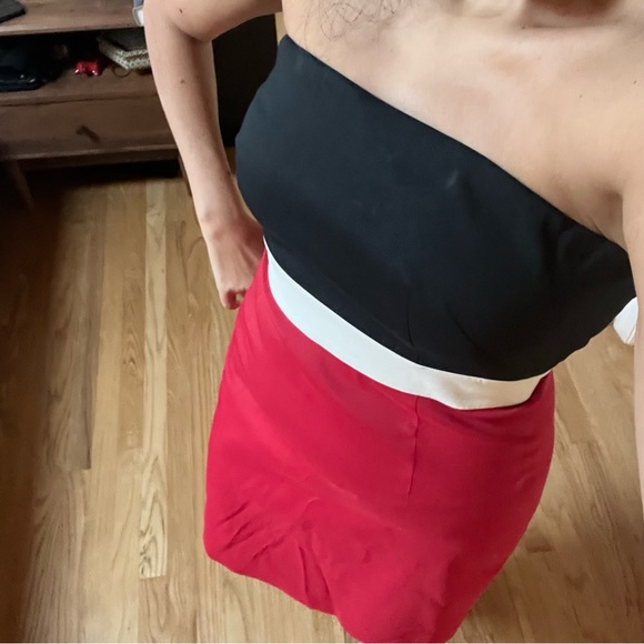 🔥 NWOT DKNY color block strapless dress in black-white-red. Size 10. - Picture 4 of 8